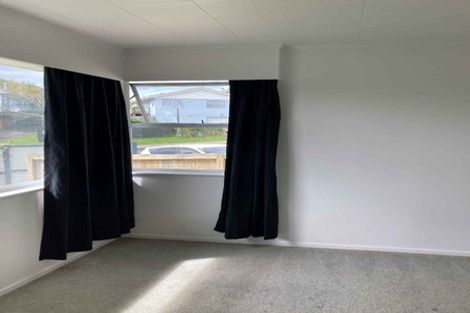 Photo of property in 111 Farquhar Road, Glendene, Auckland, 0602