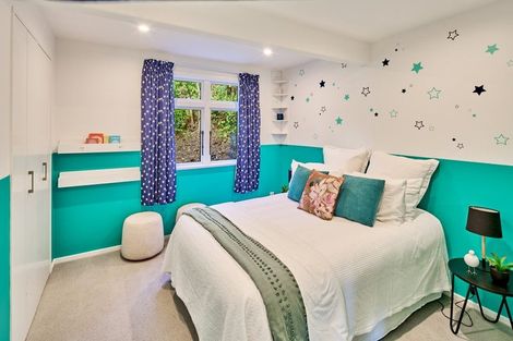 Photo of property in 42 Nottingham Street, Karori, Wellington, 6012