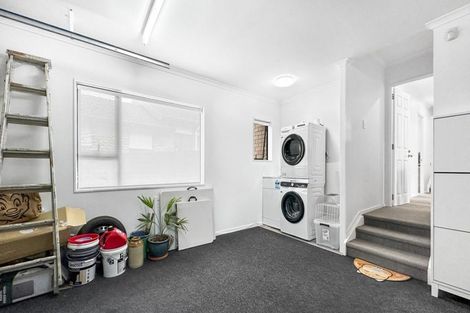 Photo of property in 73 Hamlin Road, Mount Wellington, Auckland, 1060
