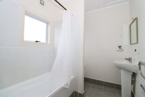 Photo of property in 139 Bucklands Beach Road, Bucklands Beach, Auckland, 2012