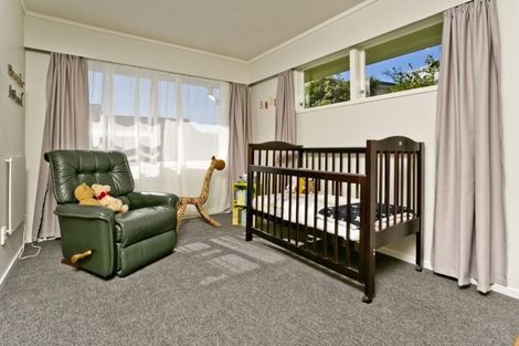 Photo of property in 13 Brigantine Drive, Beach Haven, Auckland, 0626