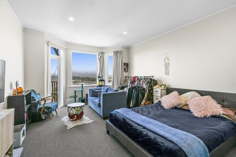 Photo of property in 112 Kelburn Parade, Kelburn, Wellington, 6012