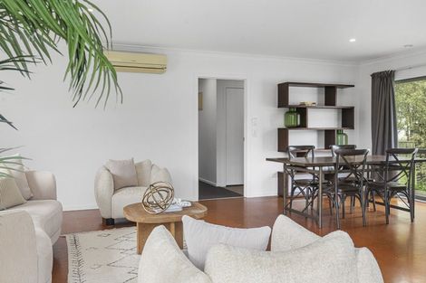 Photo of property in 1185 South Road, Oakura, 4314