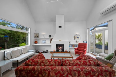 Photo of property in 3 Waiwera Place, Merrilands, New Plymouth, 4312