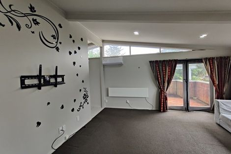 Photo of property in 5 Portadown Avenue, Pakuranga Heights, Auckland, 2010