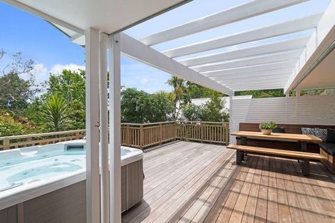 Photo of property in 1/103 Carlisle Road, Torbay, Auckland, 0632