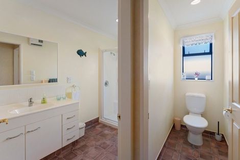 Photo of property in 5 Tararua Crescent, Otaki, 5512