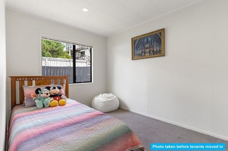Photo of property in 1/19 Exeter Place, Unsworth Heights, Auckland, 0632