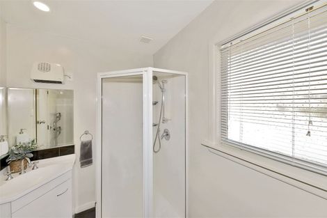 Photo of property in 11 Glenora Place, Hornby, Christchurch, 8042