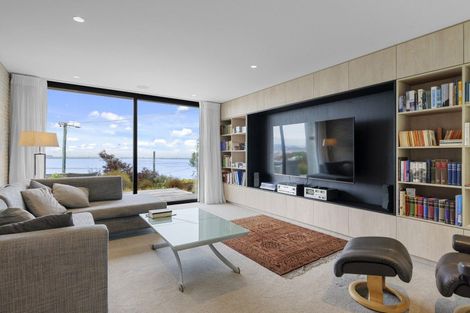 Photo of property in 32 Mount Pleasant Road, Mount Pleasant, Christchurch, 8081