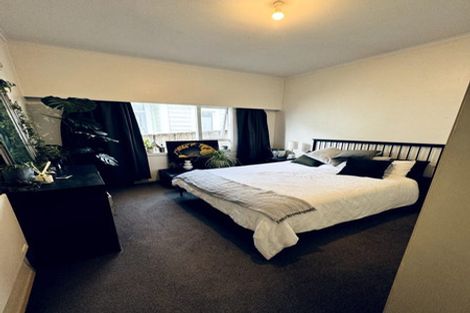 Photo of property in 192 Sutherland Road, Lyall Bay, Wellington, 6022