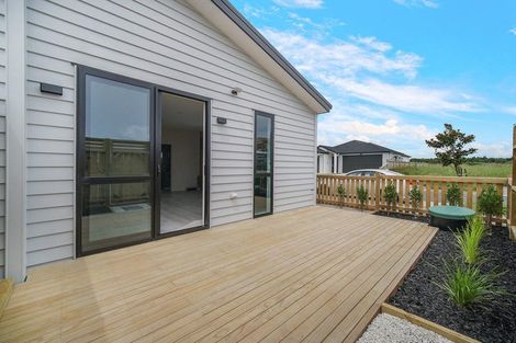 Photo of property in 20 Ihi Place, Karaka, 2578