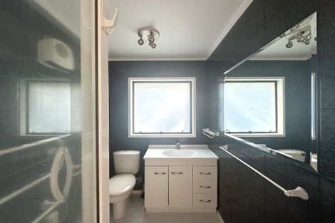 Photo of property in 3 Beulah Avenue, Rothesay Bay, Auckland, 0630