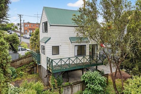 Photo of property in 23/24 Beswick Place, Birkdale, Auckland, 0626