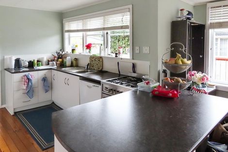 Photo of property in 15 Prouse Grove, Silverstream, Upper Hutt, 5019