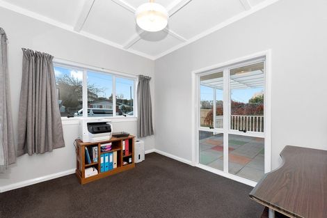 Photo of property in 11 Windsor Road, Maeroa, Hamilton, 3200