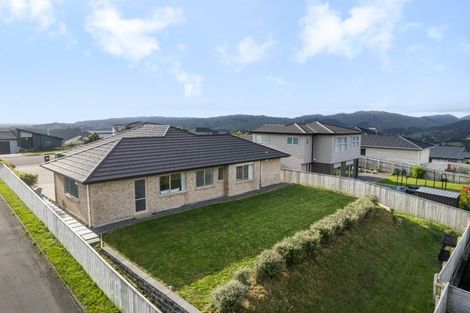 Photo of property in 122 Endeavour Drive, Whitby, Porirua, 5024