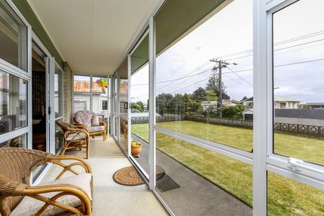 Photo of property in 19 Roy Terrace, Moturoa, New Plymouth, 4310