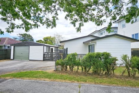 Photo of property in 1 Robertson Road, Ranui, Auckland, 0612