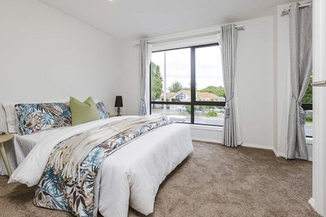 Photo of property in 2/287 Massey Road, Mangere East, Auckland, 2024