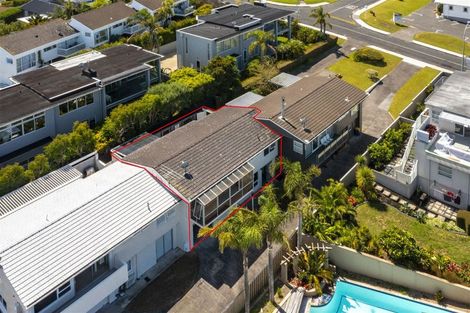 Photo of property in 2/64 Seaview Road, Castor Bay, Auckland, 0620