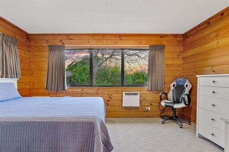 Photo of property in 22 Worthington Place, West Harbour, Auckland, 0618