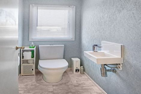 Photo of property in 9 Cinnabar Place, Westgate, Auckland, 0614