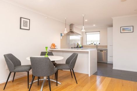 Photo of property in 2/104 Picton Avenue, Riccarton, Christchurch, 8011