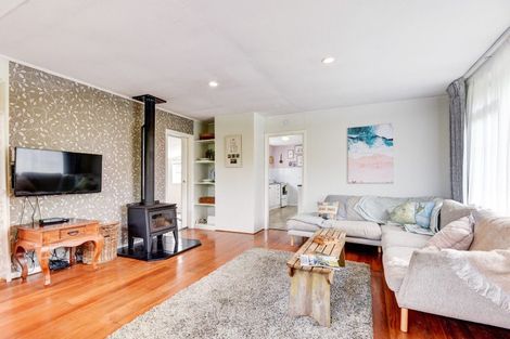 Photo of property in 35 Mowhanau Drive, Kai Iwi, Whanganui, 4574