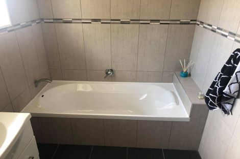 Photo of property in 160 Bartholomew Road, Levin, 5510