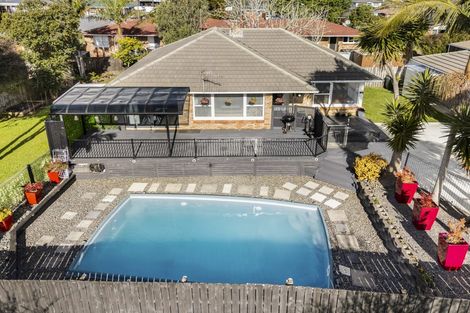 Photo of property in 21 Orams Road, Hillpark, Auckland, 2102