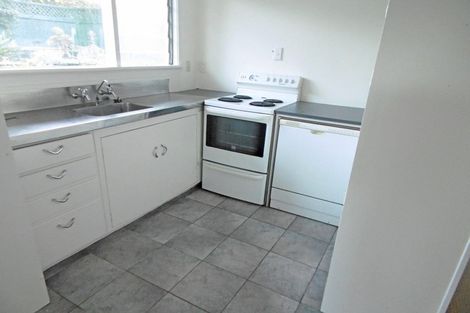 Photo of property in 1/6 Keldale Place, Forrest Hill, Auckland, 0620