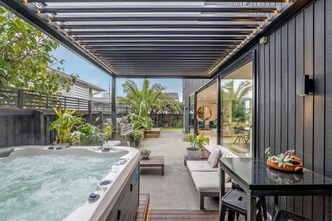 Photo of property in 12 Edgeware Road, St Albans, Christchurch, 8014