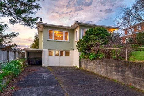 Photo of property in 17 Routley Drive, Glen Eden, Auckland, 0602