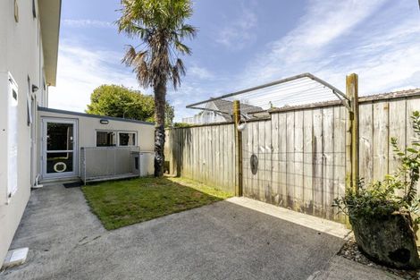 Photo of property in 22a Belt Road, Moturoa, New Plymouth, 4310