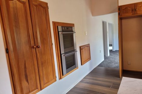 Photo of property in 64b Pleasant Road, Glen Eden, Auckland, 0602