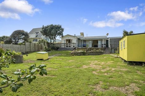 Photo of property in 17 Dixie Street, Te Horo Beach, Otaki, 5581