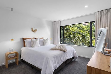 Photo of property in 32 Soleares Avenue, Mount Pleasant, Christchurch, 8081