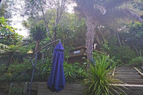 Photo of property in 2/52 Heathcote Road, Castor Bay, Auckland, 0620