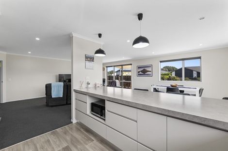 Photo of property in 2 Wentworth Lane, Waiwhakaiho, New Plymouth, 4312
