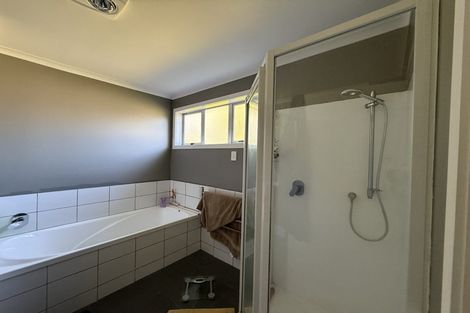 Photo of property in 32 Aliford Avenue, One Tree Hill, Auckland, 1061