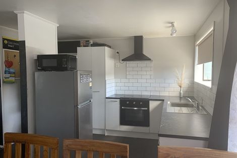 Photo of property in 2/4 Etherton Drive, Weymouth, Auckland, 2103