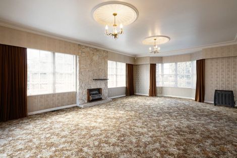 Photo of property in 52 Forest Lake Road, Forest Lake, Hamilton, 3200