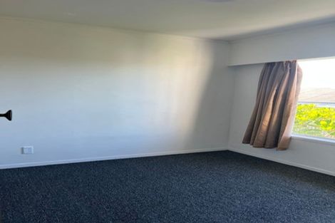 Photo of property in 3/178 Chivalry Road, Glenfield, Auckland, 0629