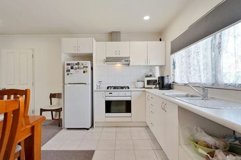 Photo of property in 29 Neta Grove, Henderson, Auckland, 0612