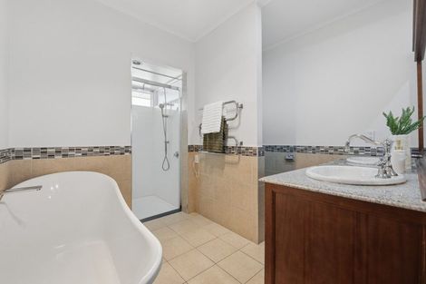 Photo of property in 1/35 Bradbury Road, Botany Downs, Auckland, 2010