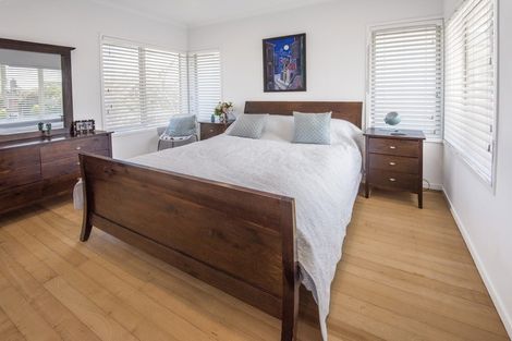 Photo of property in 2/41 Merani Street, Narrow Neck, Auckland, 0622