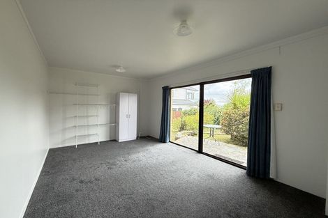 Photo of property in 2/22 Tui Glen Road, Birkenhead, Auckland, 0626