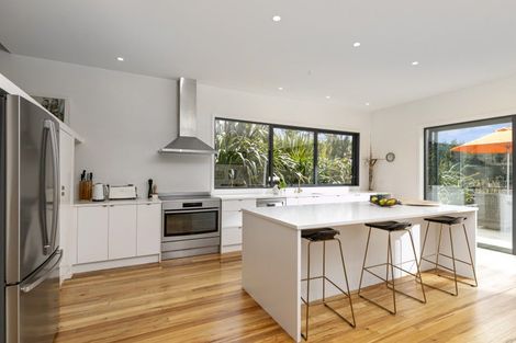 Photo of property in 39 Kent Terrace, Riverhead, 0820