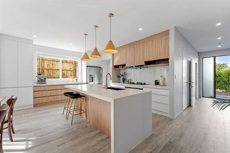 Photo of property in 7 Marlin Street, West Harbour, Auckland, 0618